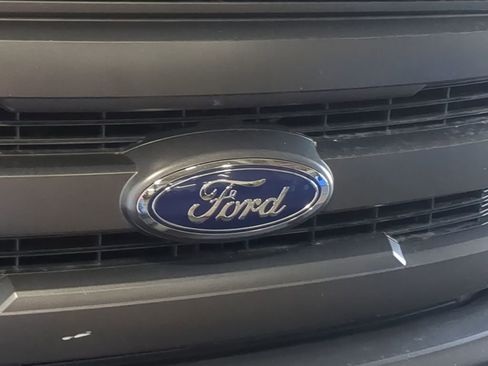 Used 2015 Ford F150 Lariat w/ Equipment Group 502A Luxury AWD/4WD image 15