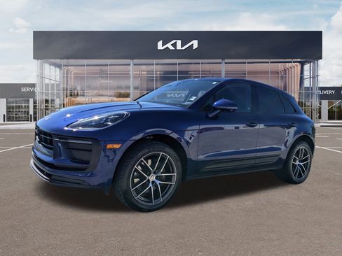 Used 2023 Porsche Macan Turbo image 6