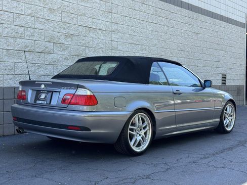 Used 2004 BMW 330Ci Convertible RWD image 3