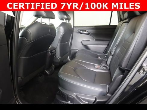 Used 2023 Toyota Highlander XLE image 15