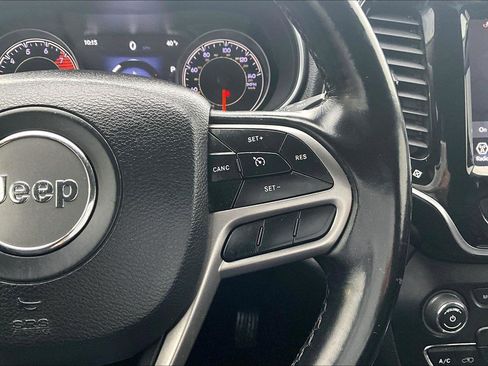 Used 2020 Jeep Cherokee Limited image 19