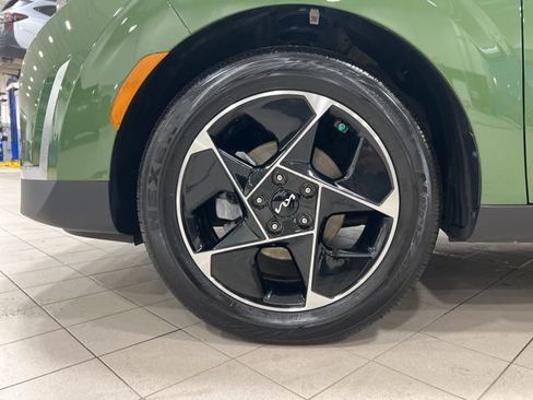 Used 2023 Kia Soul EX image 16