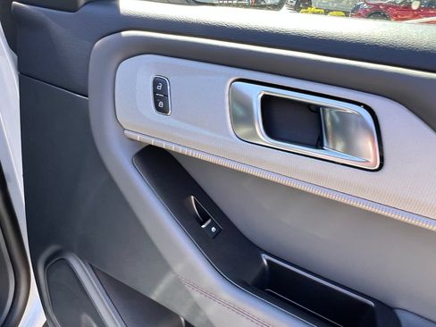 New 2026 Ford Explorer Active RWD image 15