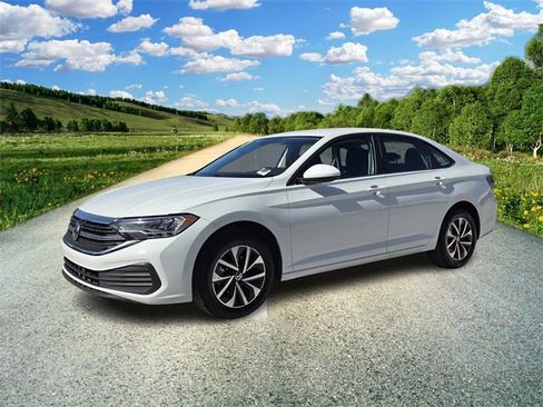 Used 2024 Volkswagen Jetta S image 2