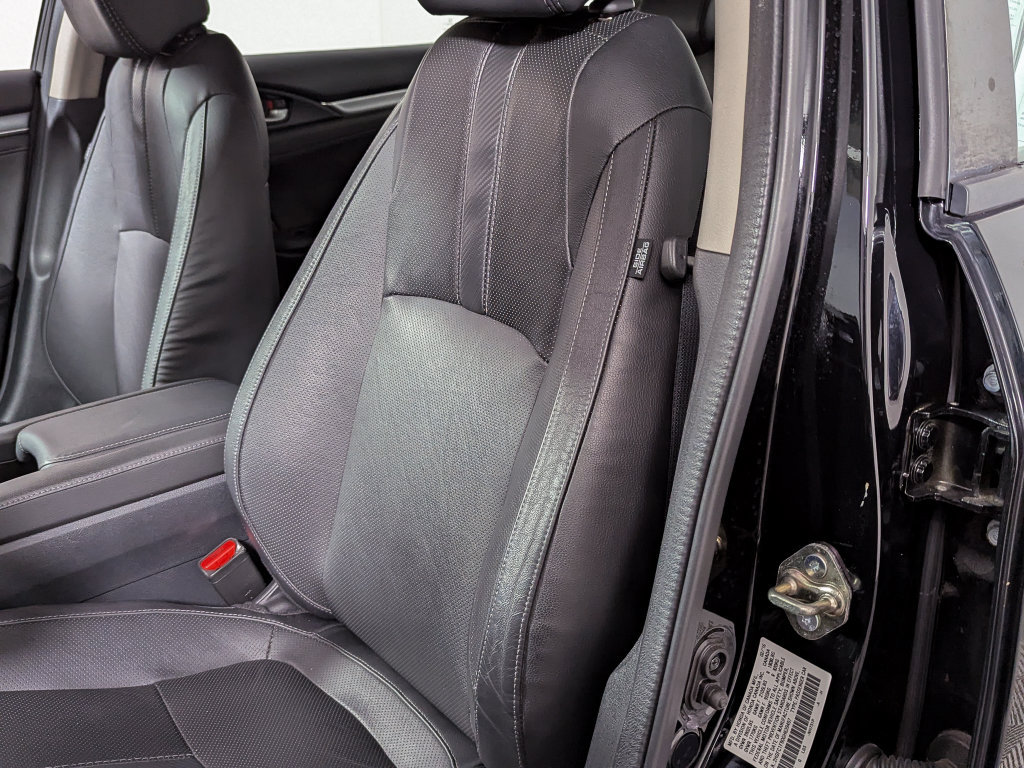 Used 2016 Honda Civic Touring image 14