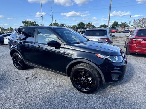 Used 2016 Land Rover Discovery Sport SE image 6