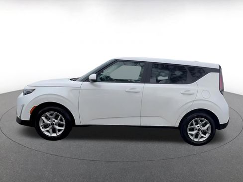 Used 2025 Kia Soul LX w/ LX Technology Package image 9