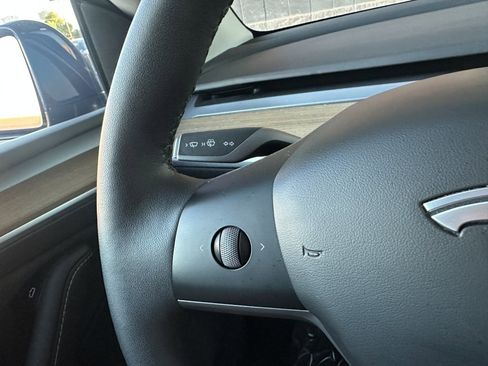 Used 2023 Tesla Model Y Performance image 15