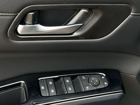 New 2026 Nissan Pathfinder SL image 13