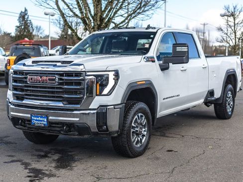 Used 2024 GMC Sierra 3500 SLE w/ SLE Convenience Package image 6