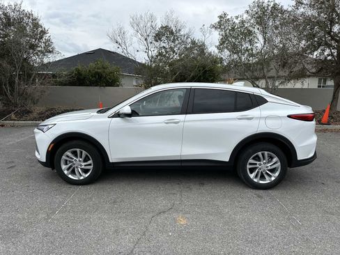 Certified 2024 Buick Envista Preferred w/ Convenience II Package image 3