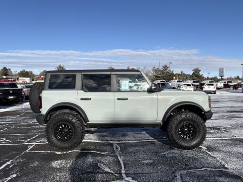 Used 2023 Ford Bronco Badlands image 8
