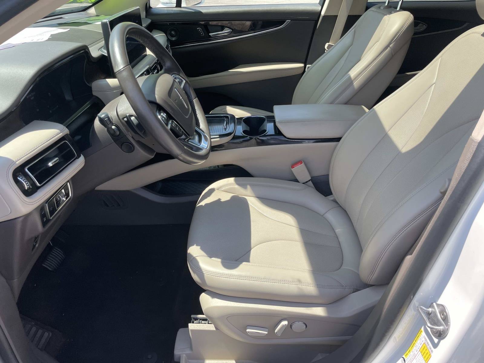 Certified 2023 Lincoln Nautilus Reserve w/ Luxury Package AWD/4WD image 25