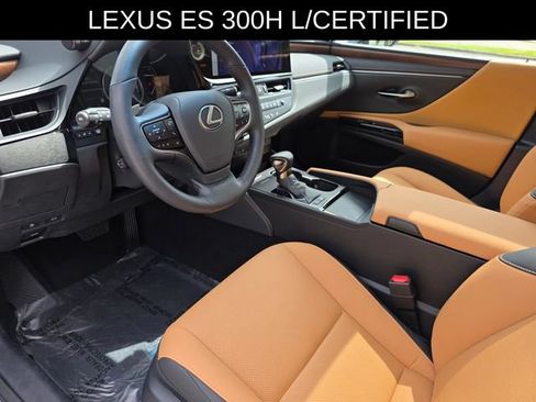 Used 2025 Lexus ES 300h w/ Premium Package FWD image 23