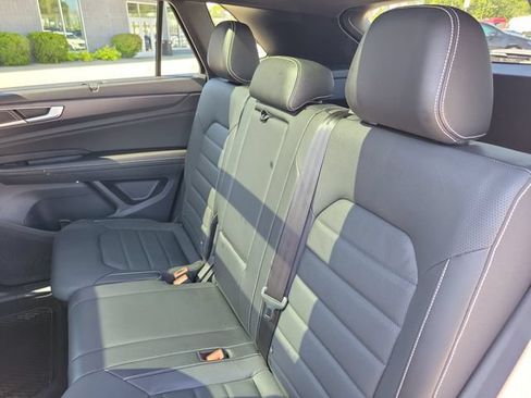 Used 2024 Volkswagen Atlas Cross Sport SEL R-Line AWD/4WD image 24