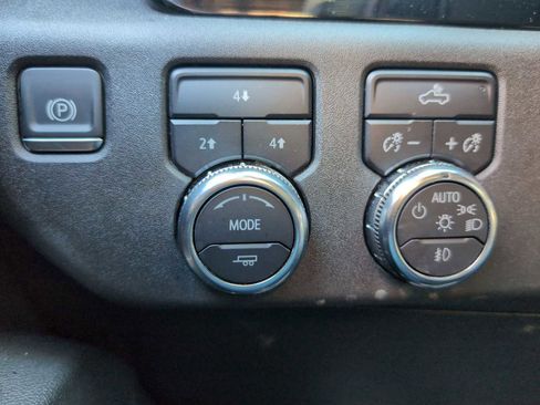 Used 2024 GMC Sierra 2500 SLE w/ SLE Value Package; image 18