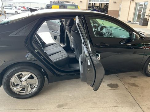 New 2026 Hyundai Elantra SE w/ Cargo Package image 15