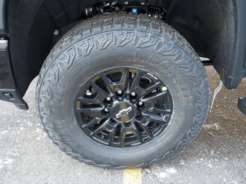 New 2026 Chevrolet Silverado 2500 ZR2 image 33