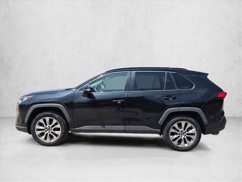 Used 2021 Toyota RAV4 XLE Premium AWD/4WD image 8
