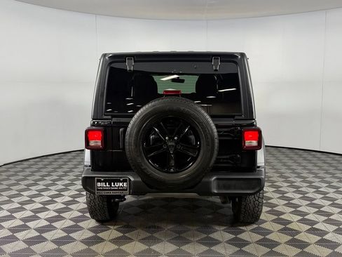 Used 2023 Jeep Wrangler Unlimited Sport AWD/4WD image 9