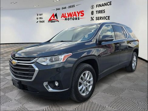 Used 2021 Chevrolet Traverse LT FWD image 2
