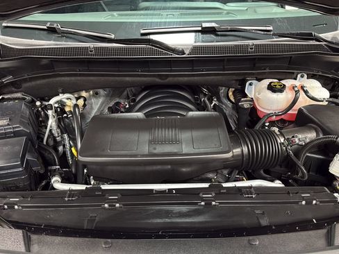 Used 2025 Chevrolet Suburban LT w/ Comfort Package AWD/4WD image 45