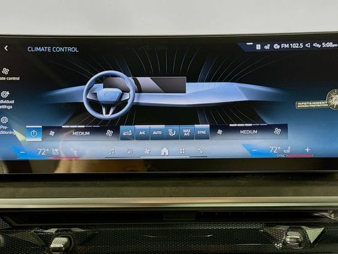 New 2026 BMW X5 xDrive50e w/ Premium Package image 16