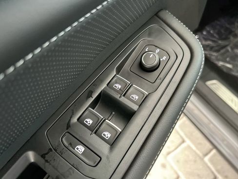 New 2026 Volkswagen Atlas SE image 12