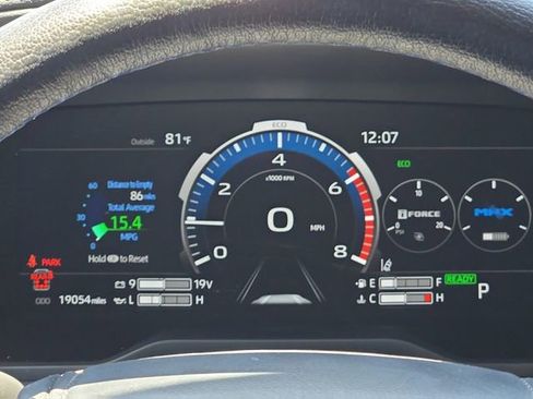 Used 2024 Toyota Sequoia Platinum AWD/4WD image 9