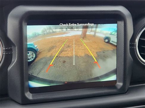 Used 2019 Jeep Wrangler Unlimited Sahara image 22