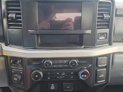 Used 2025 Ford F250 XLT AWD/4WD image 27