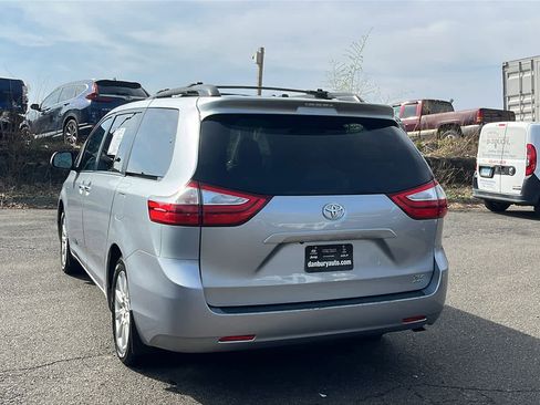 Used 2017 Toyota Sienna XLE AWD/4WD image 6