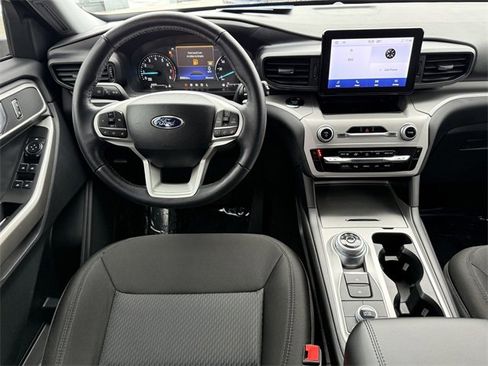 Certified 2023 Ford Explorer XLT image 8