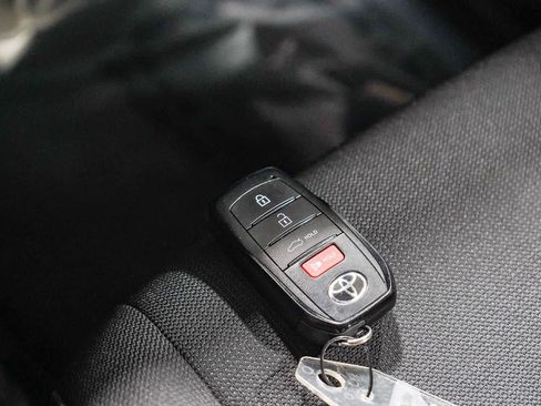 Used 2024 Toyota Corolla SE w/ SE Premium Package FWD image 29
