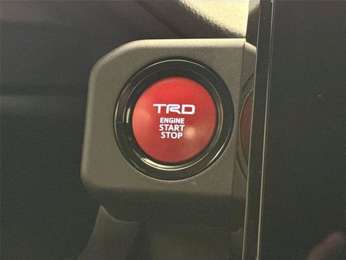 Certified 2026 Toyota Tacoma TRD Off-Road AWD/4WD image 20