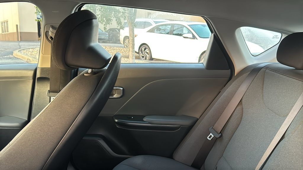 Used 2025 Kia K4 FWD image 28