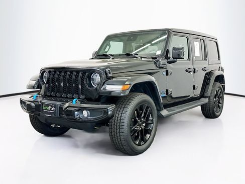 Used 2021 Jeep Wrangler Unlimited Sahara image 3