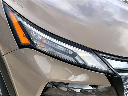 Used 2025 Nissan Rogue SV AWD/4WD image 26