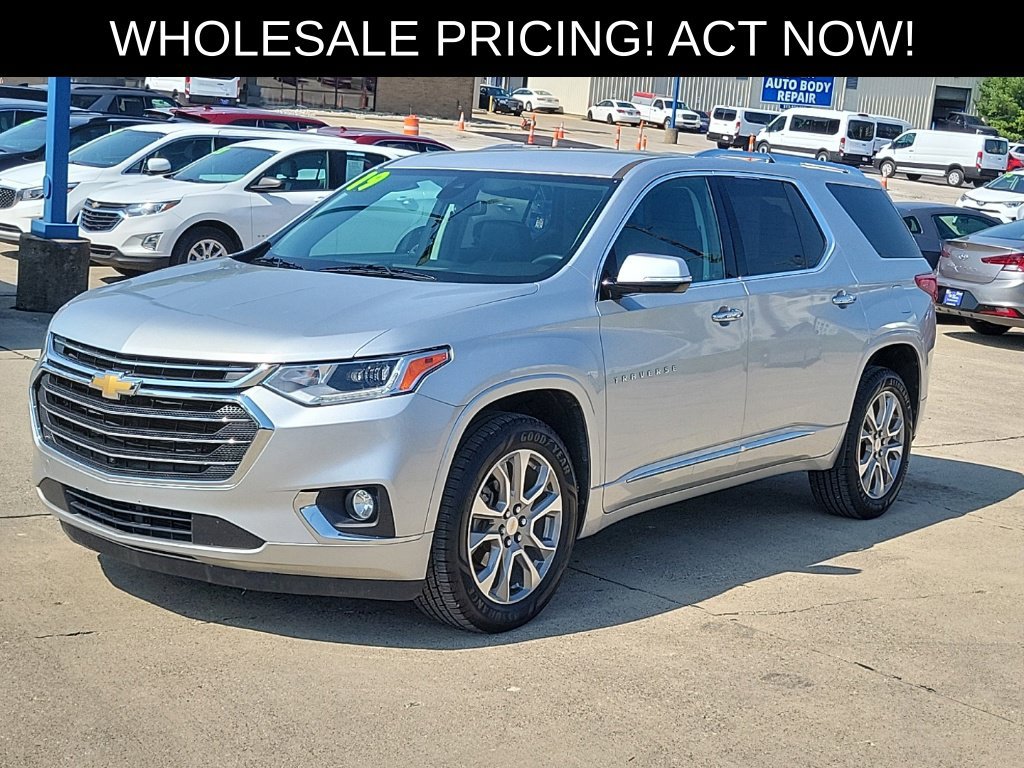 Used 2019 Chevrolet Traverse Premier w/ Driver Confidence II Package FWD image 2