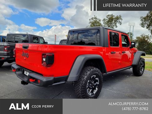 New 2025 Jeep Gladiator Rubicon w/ Convenience Group AWD/4WD image 10