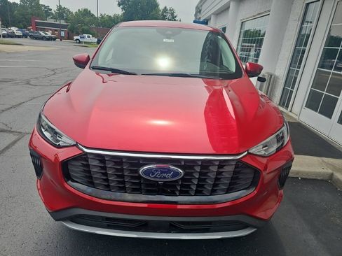 Used 2023 Ford Escape Active w/ Tech Pack #2 AWD/4WD image 3