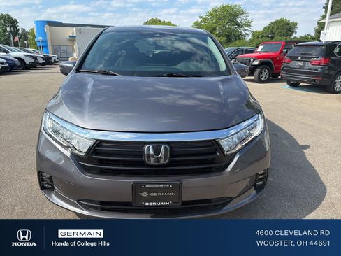 Used 2024 Honda Odyssey Touring image 2