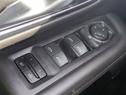 Used 2024 GMC Yukon SLT image 20