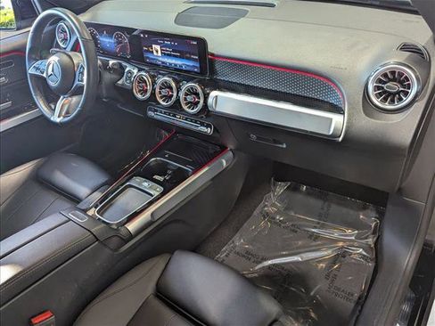 Used 2025 Mercedes-Benz GLB 250 image 20