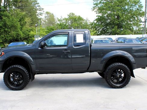 Used 2013 Nissan Frontier SV image 4