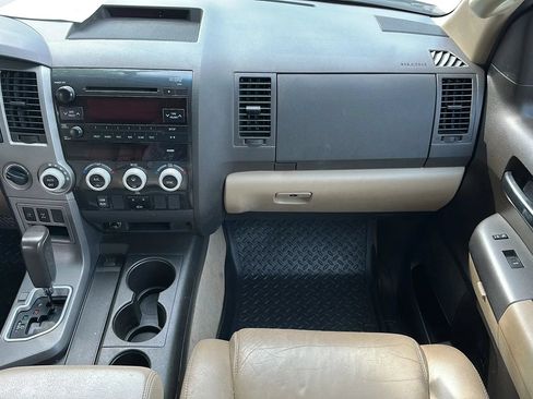 Used 2011 Toyota Sequoia SR5 AWD/4WD image 29