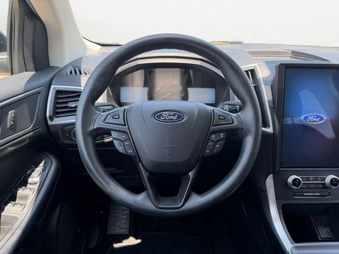 Used 2023 Ford Edge SE w/ Black Appearance Package AWD/4WD image 12