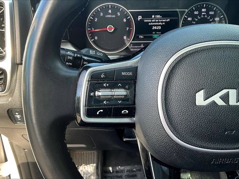 Used 2022 Kia Sorento SX AWD/4WD image 11