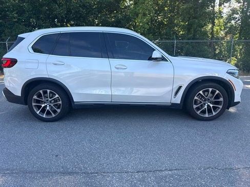 Used 2023 BMW X5 xDrive40i w/ Premium Package AWD/4WD image 4