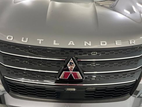 Used 2023 Mitsubishi Outlander SE FWD image 35
